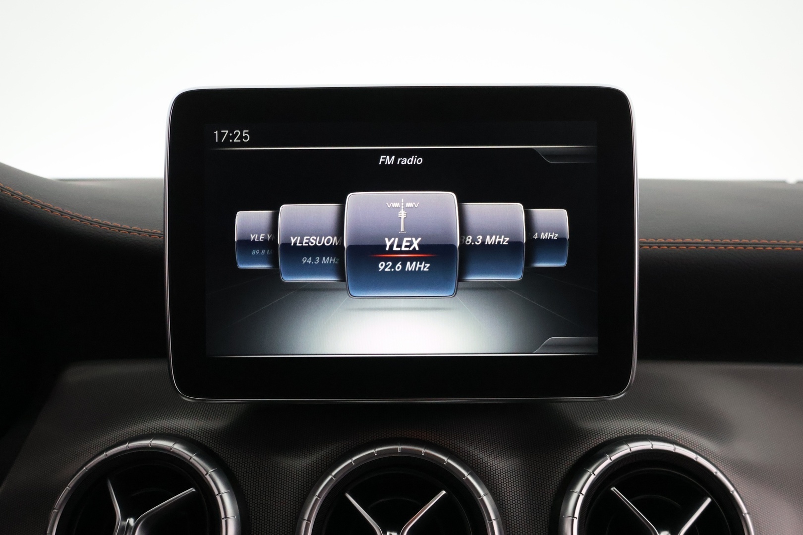 MERCEDES-BENZ CLA 2016