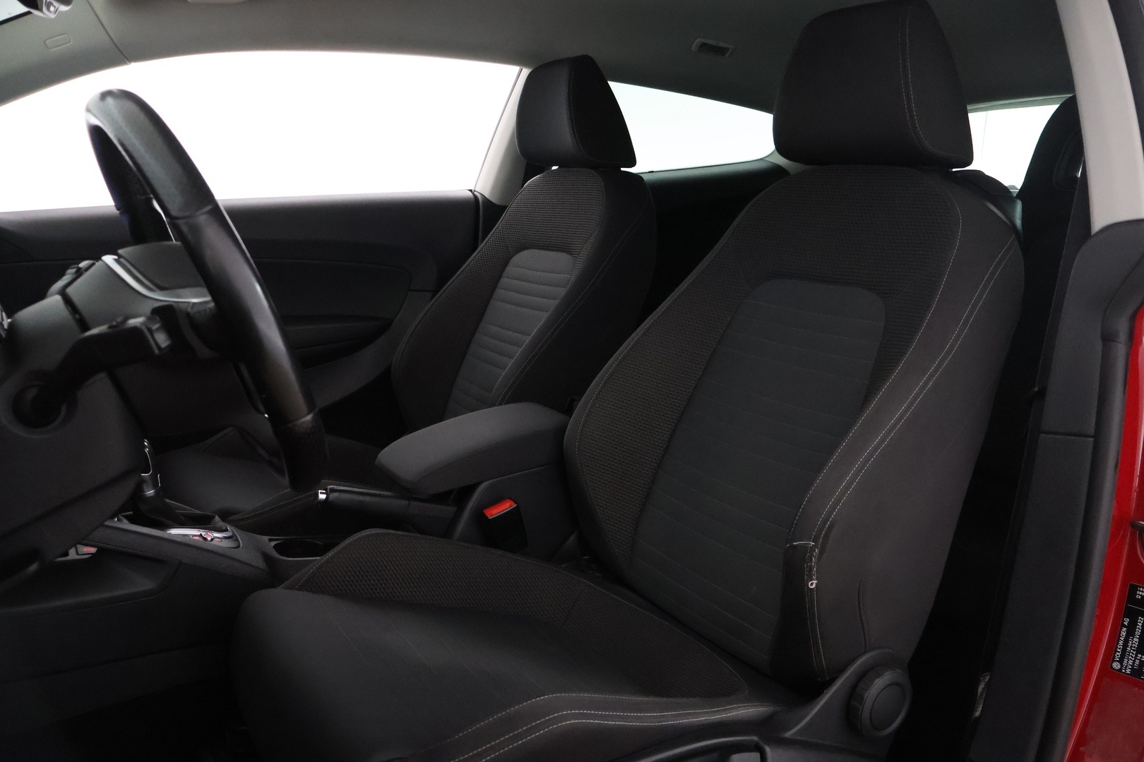 VOLKSWAGEN Scirocco 2011