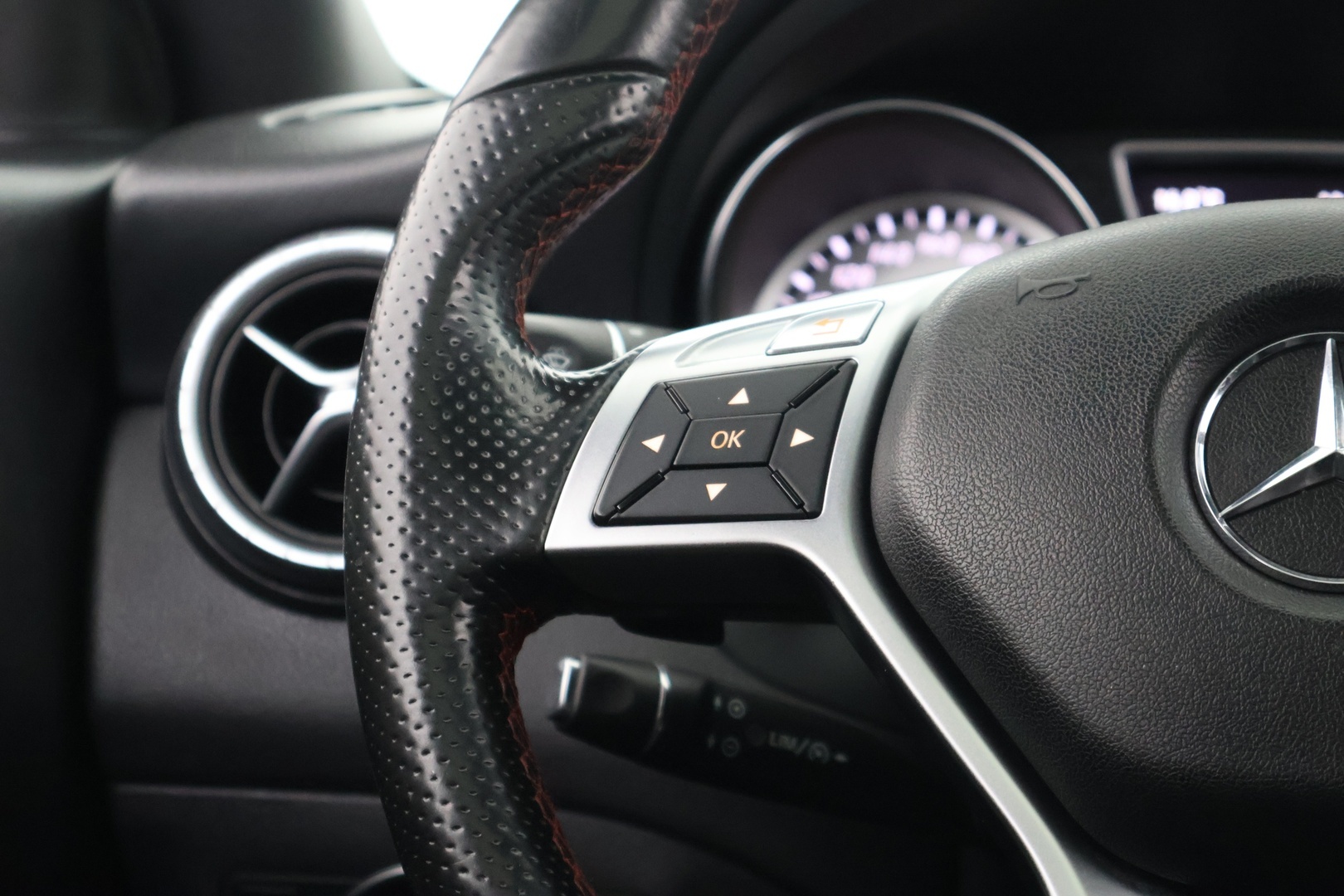 MERCEDES-BENZ CLA 2014