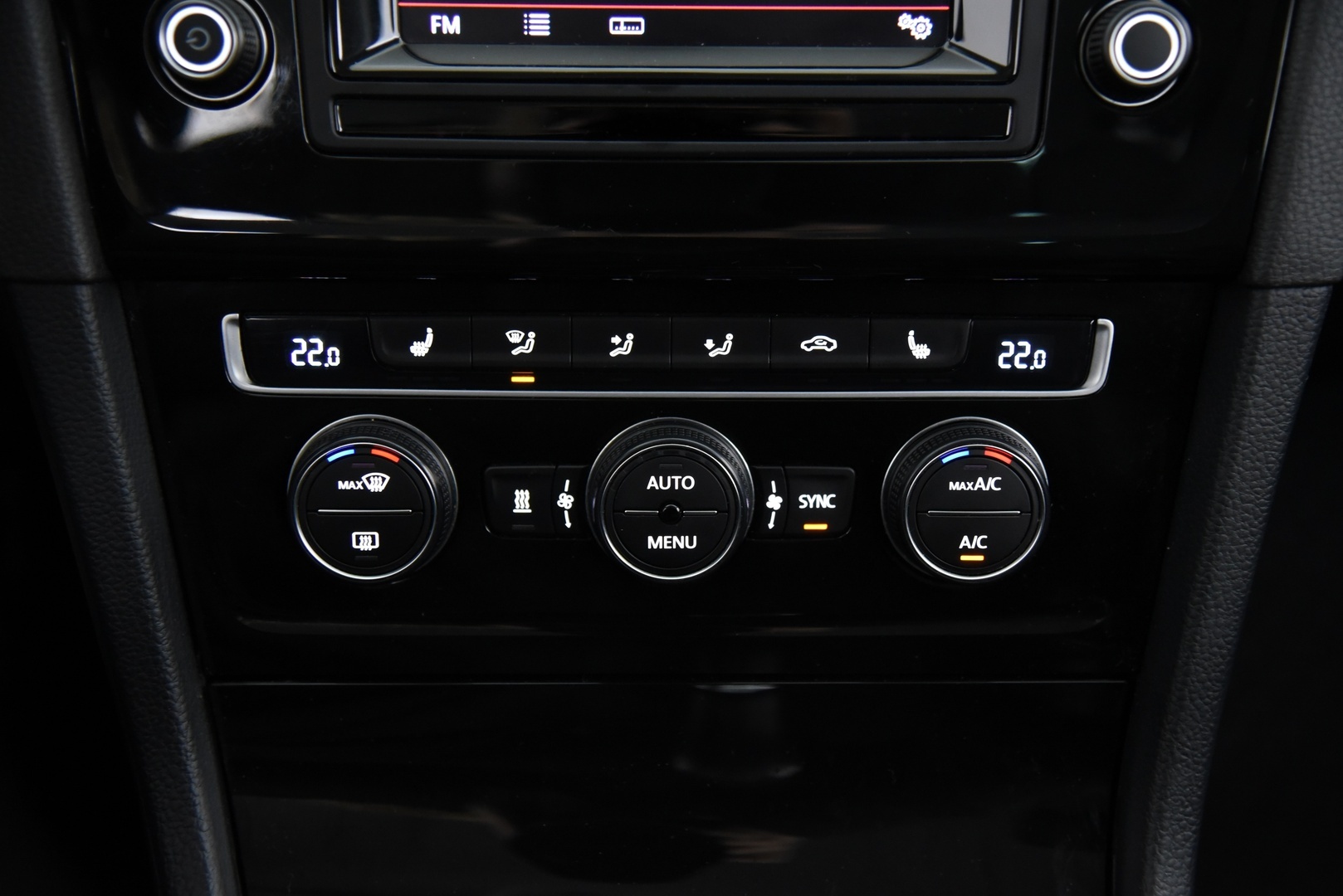 VOLKSWAGEN Golf 2015