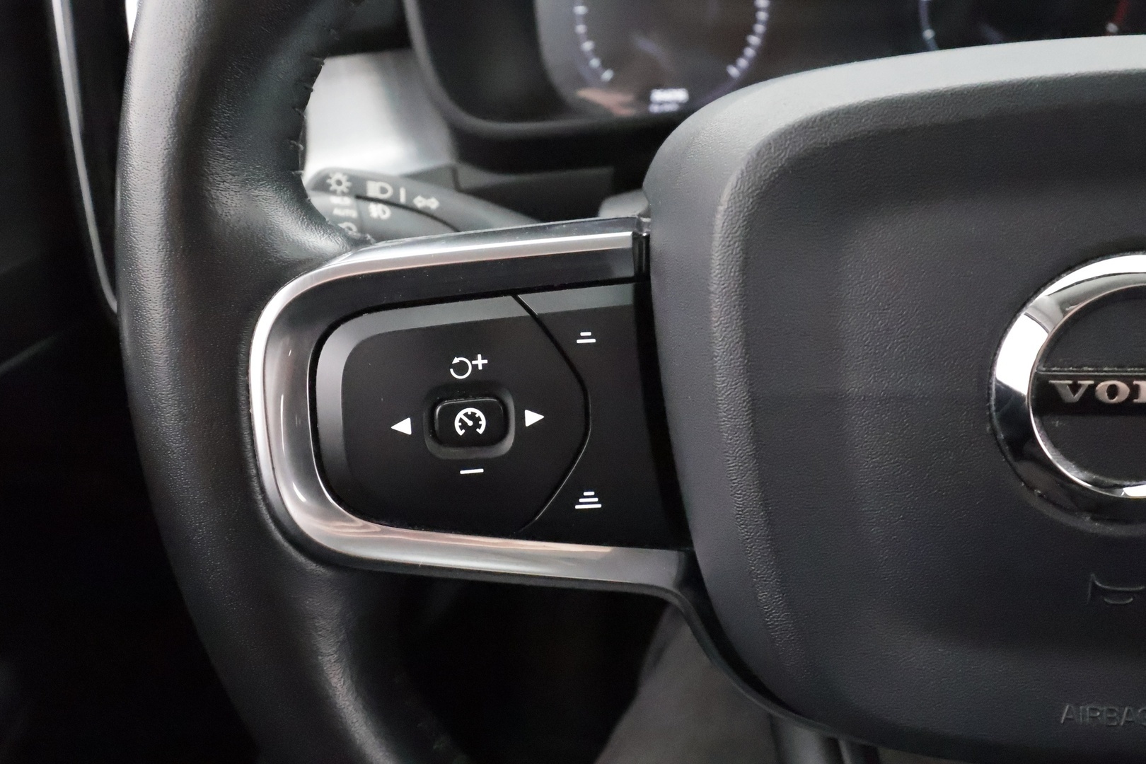 VOLVO XC40 2019