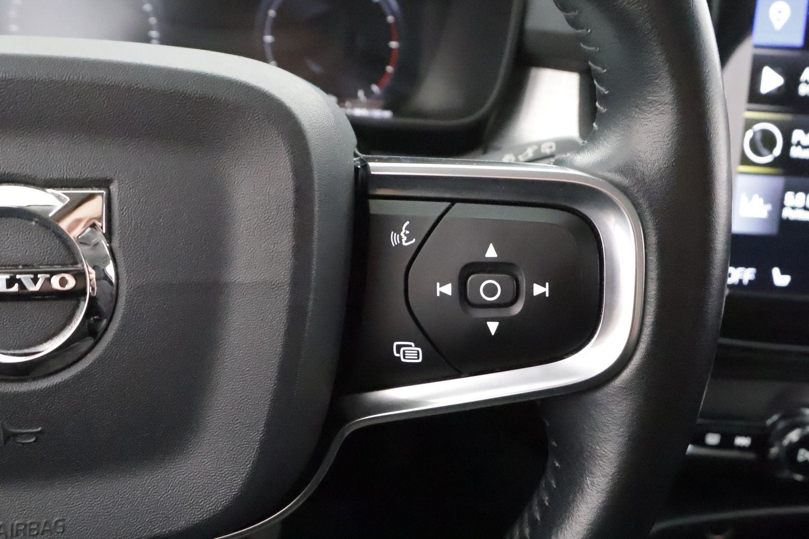 VOLVO XC40 2019