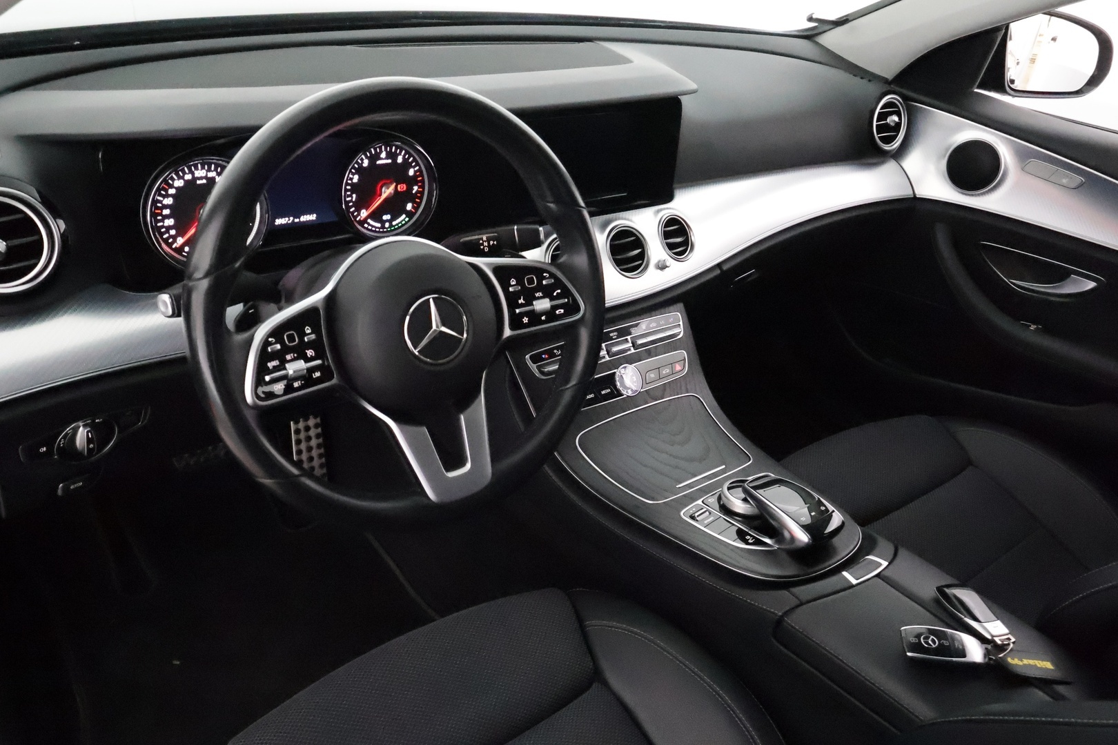 MERCEDES-BENZ E 2019