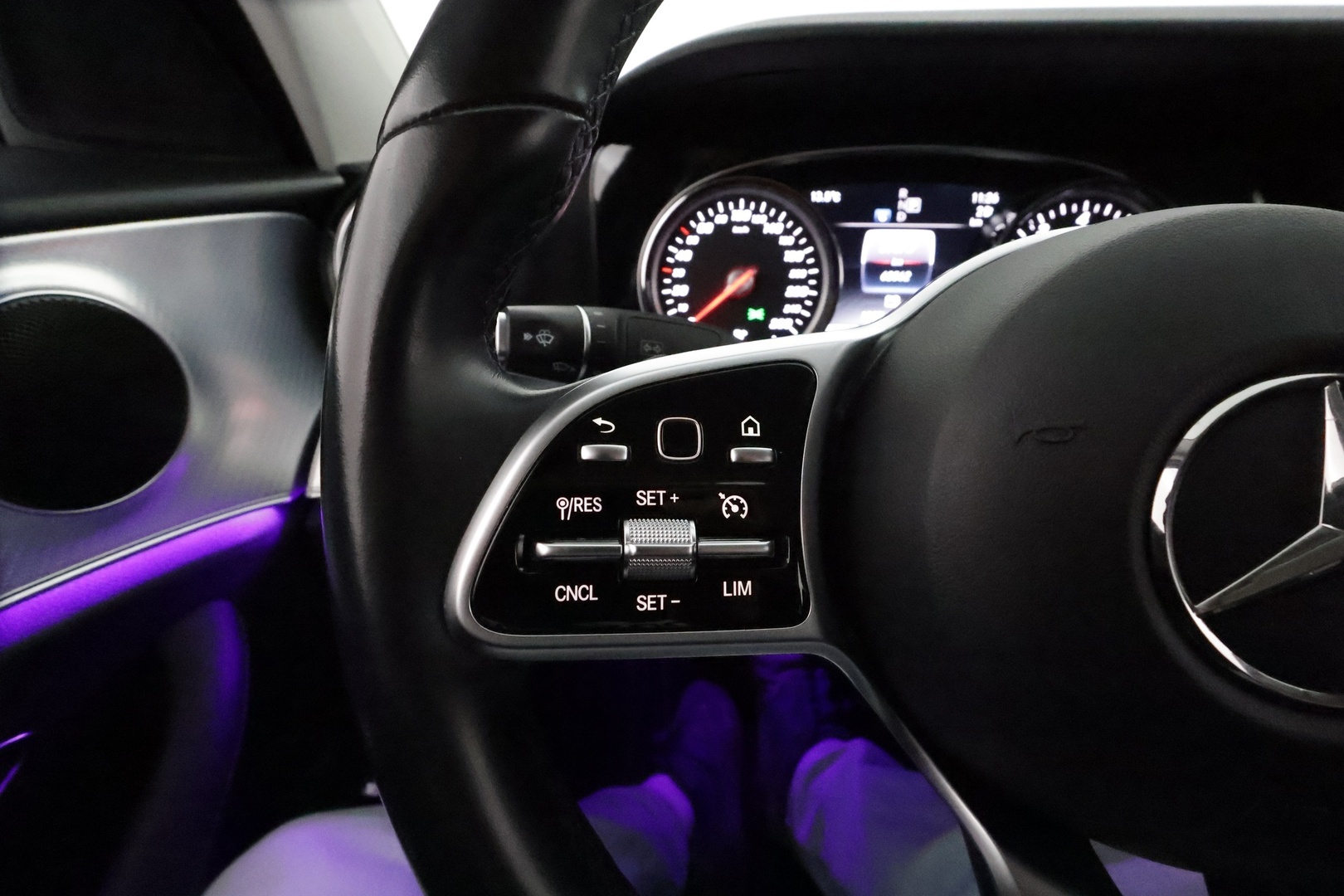 MERCEDES-BENZ E 2019