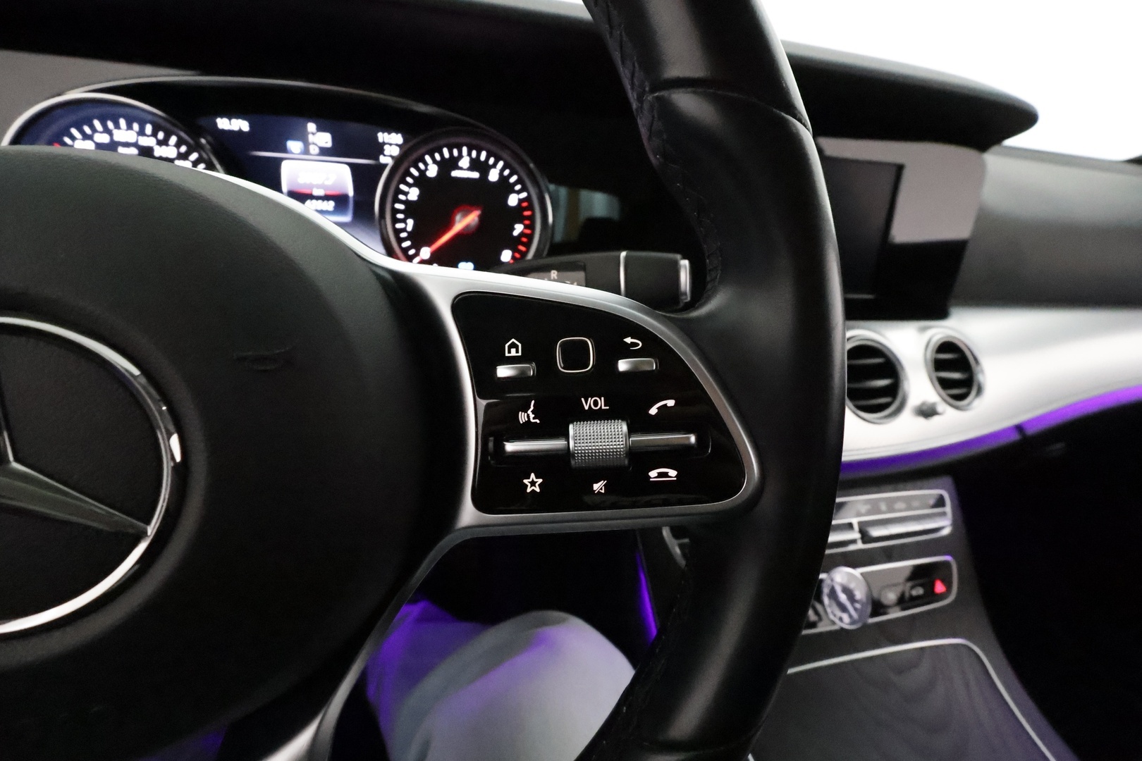 MERCEDES-BENZ E 2019