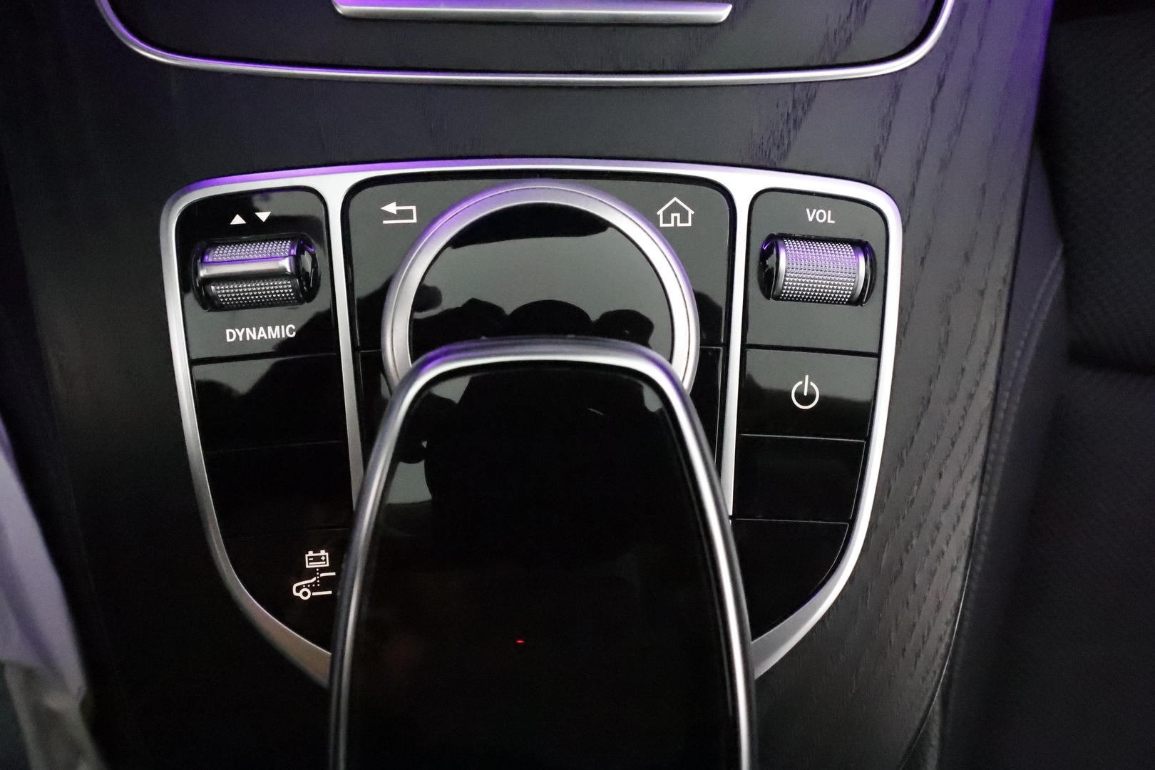 MERCEDES-BENZ E 2019