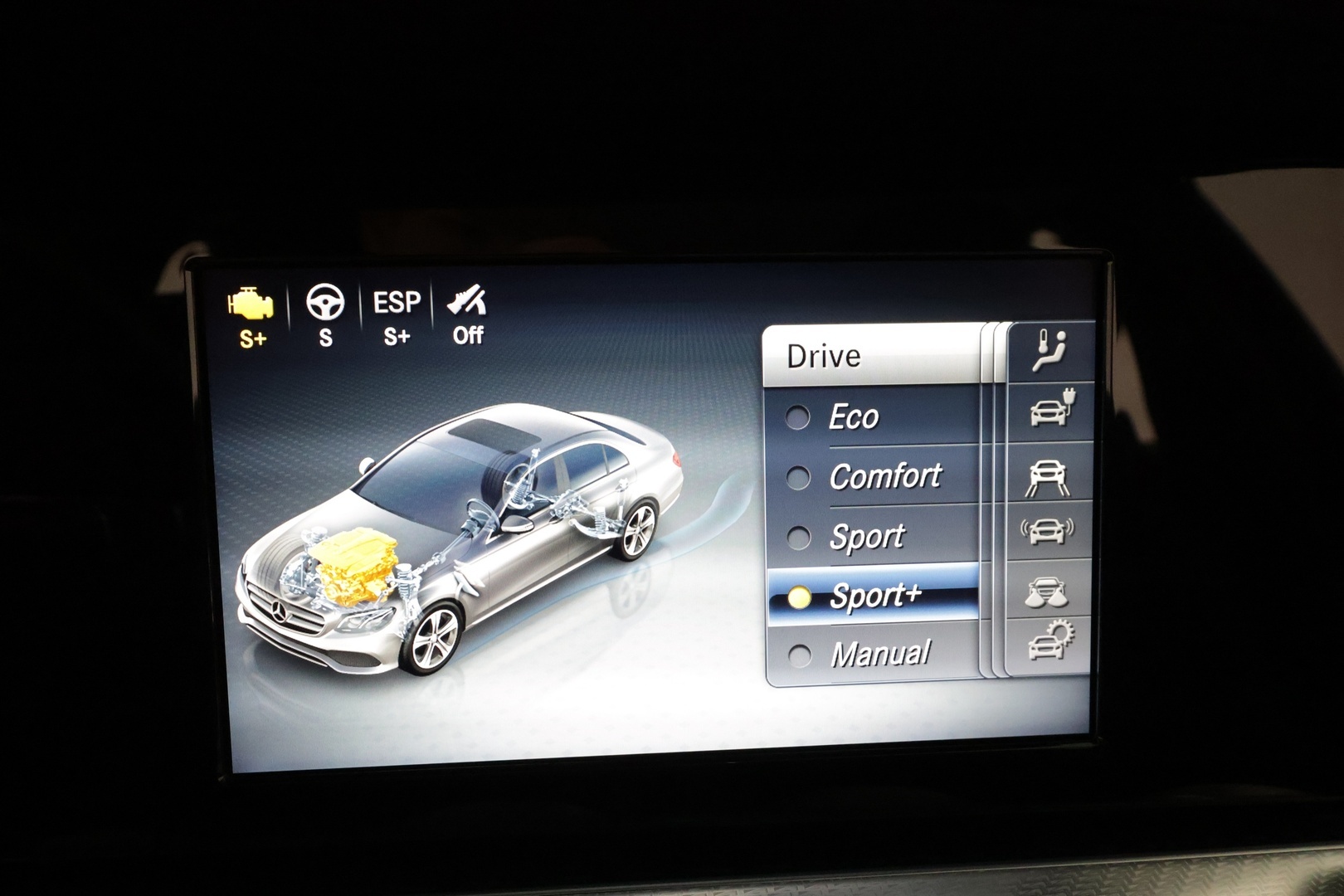 MERCEDES-BENZ E 2019