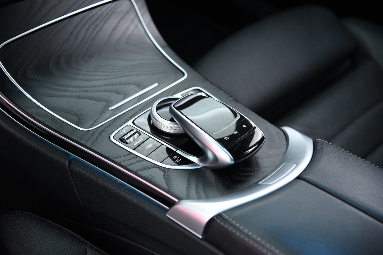 MERCEDES-BENZ C 2018