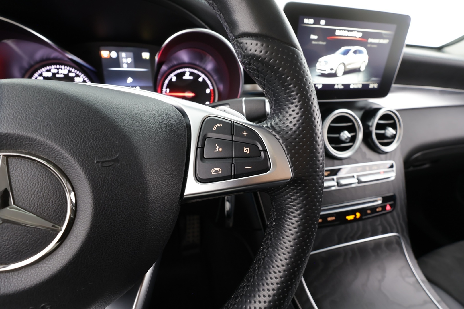 MERCEDES-BENZ GLC 2018