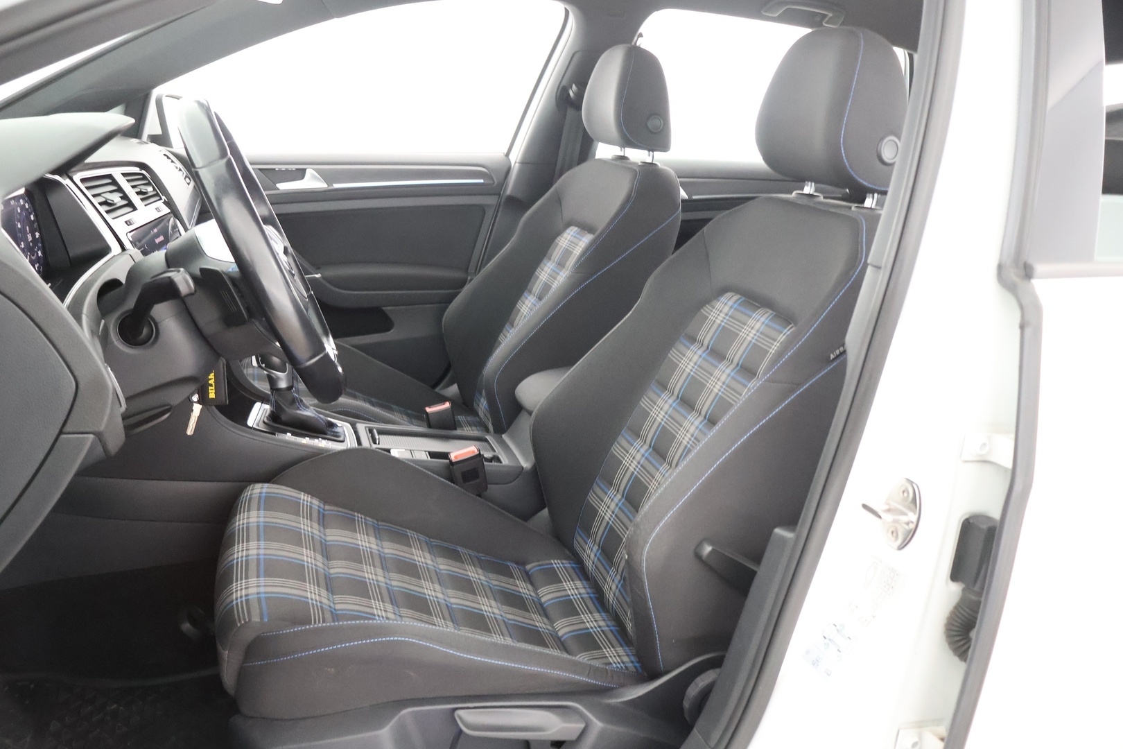 VOLKSWAGEN GOLF 2020