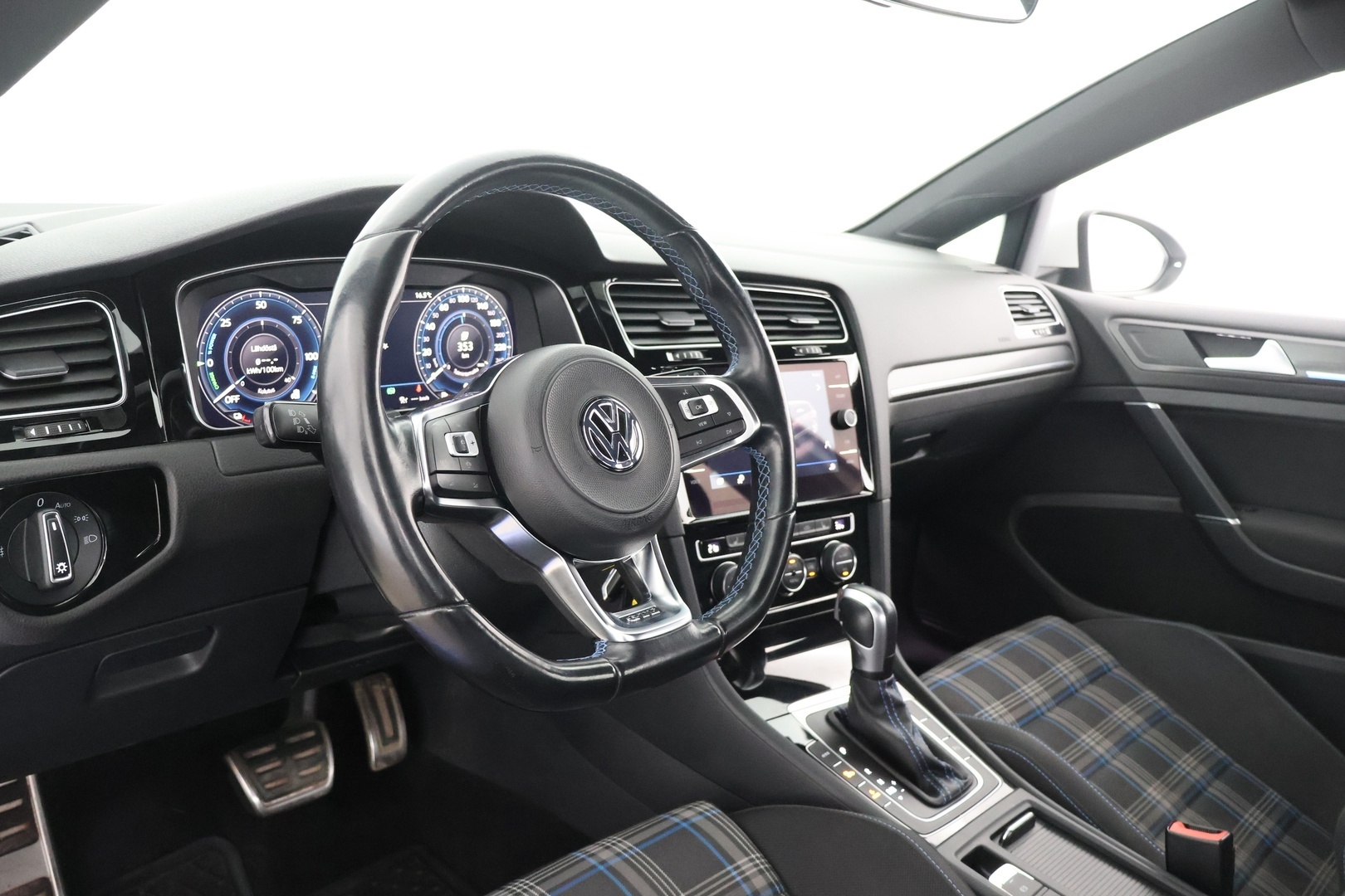 VOLKSWAGEN GOLF 2020