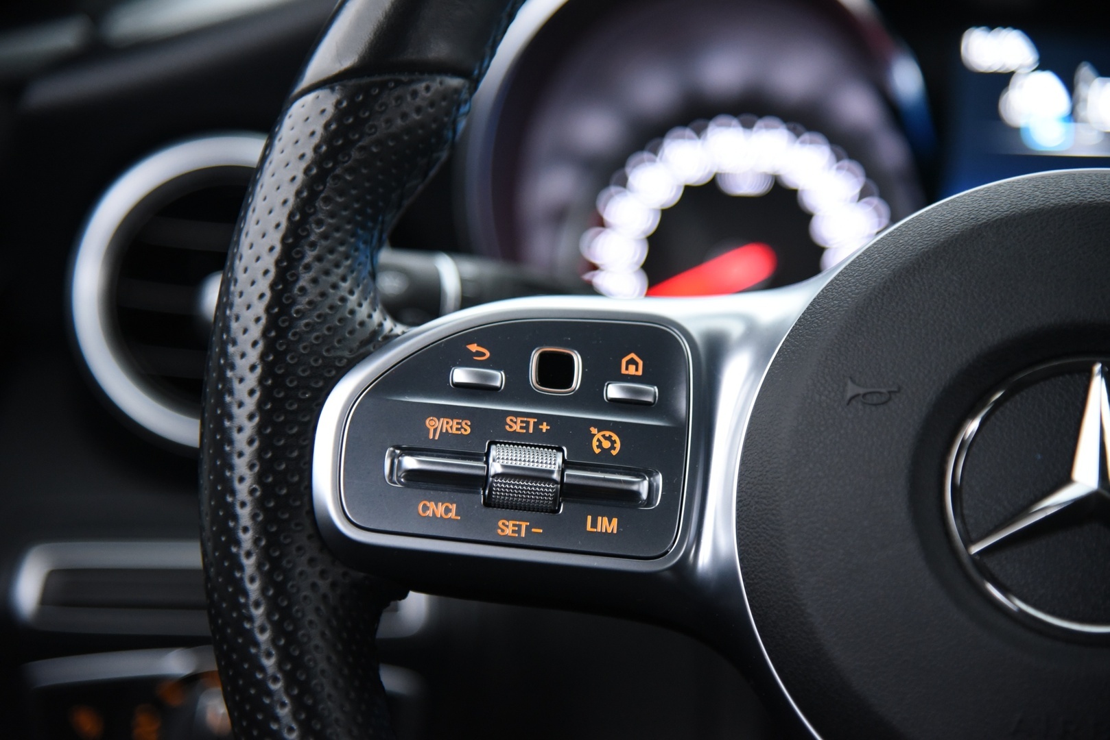 MERCEDES-BENZ C 2021