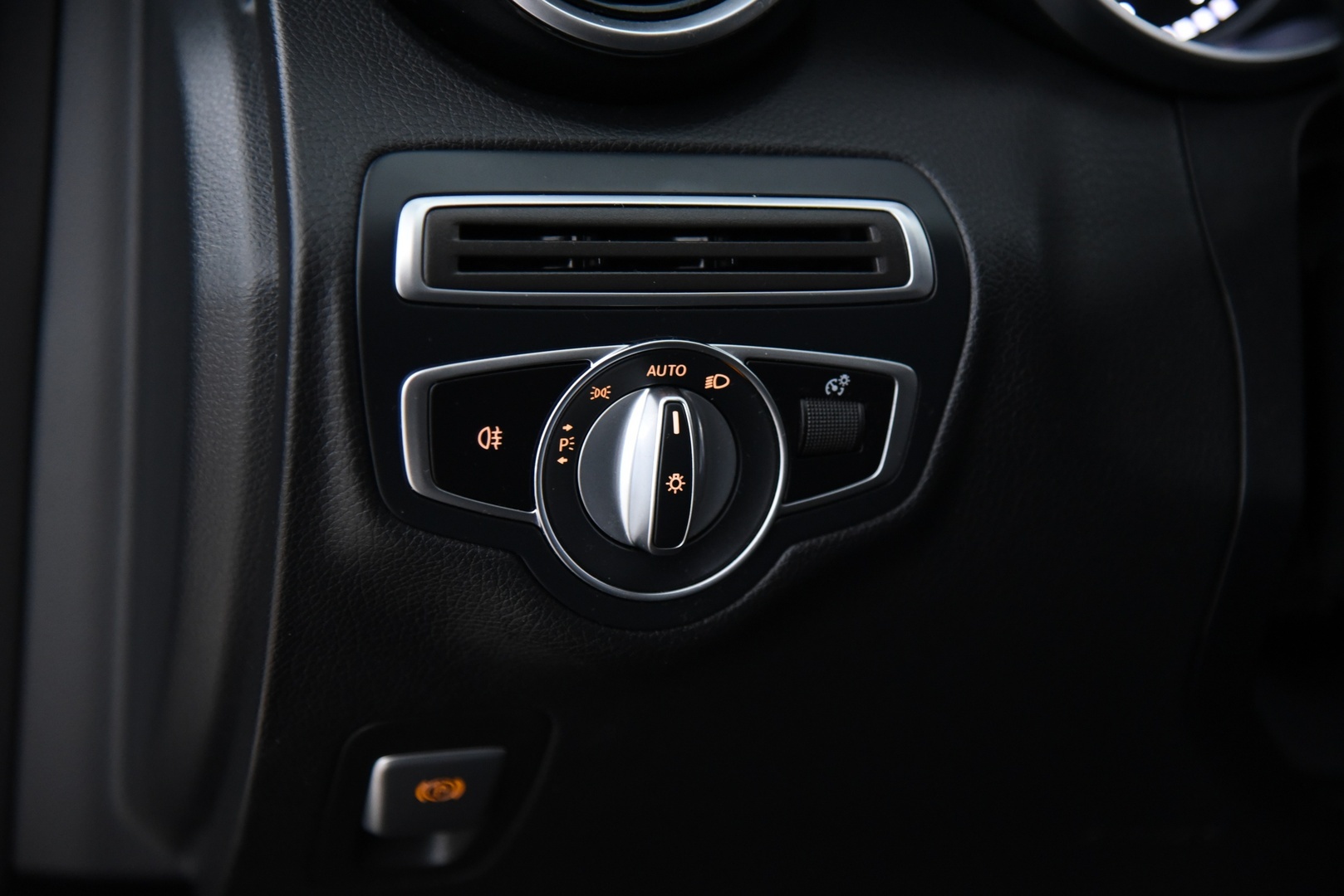 MERCEDES-BENZ C 2021