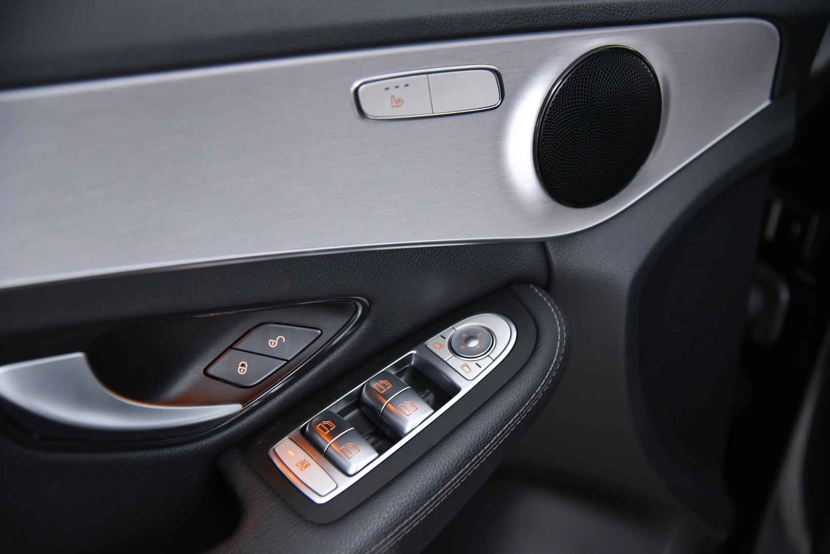 MERCEDES-BENZ C 2021