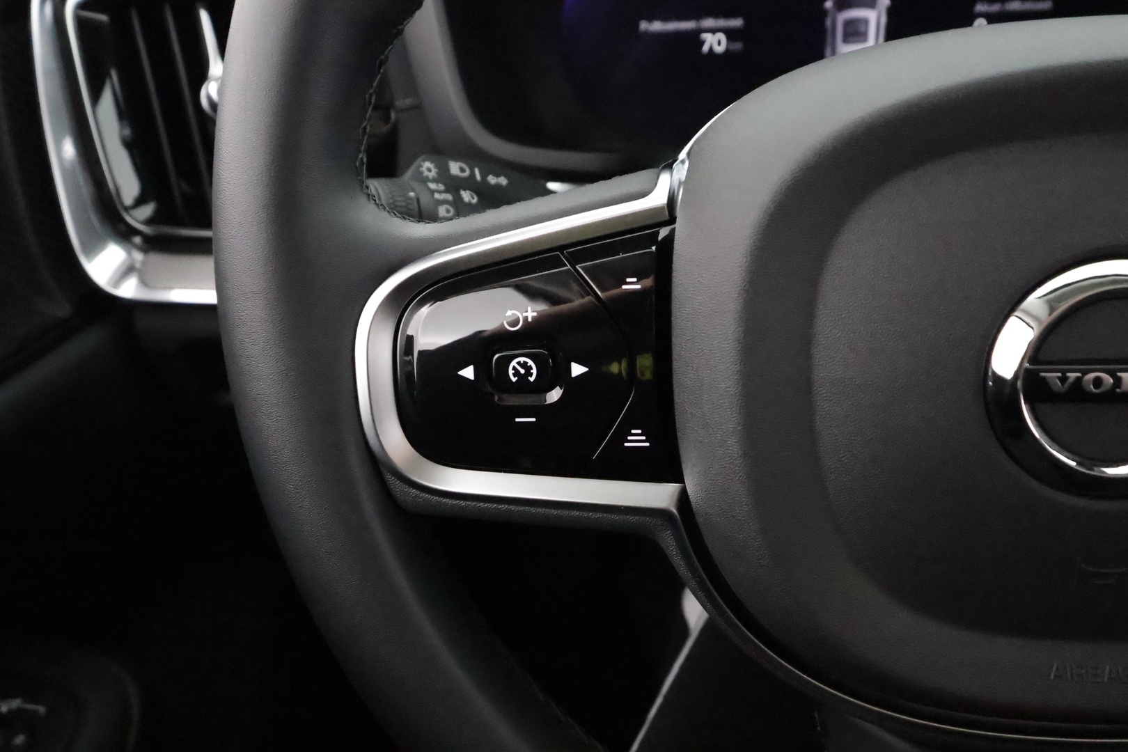 VOLVO S60 2025