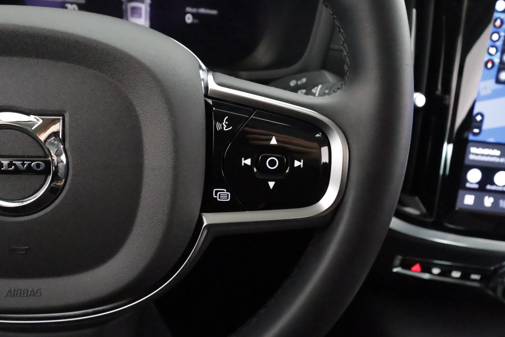 VOLVO S60 2025