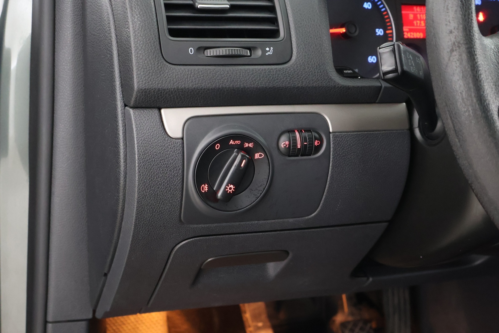VOLKSWAGEN Golf 2008