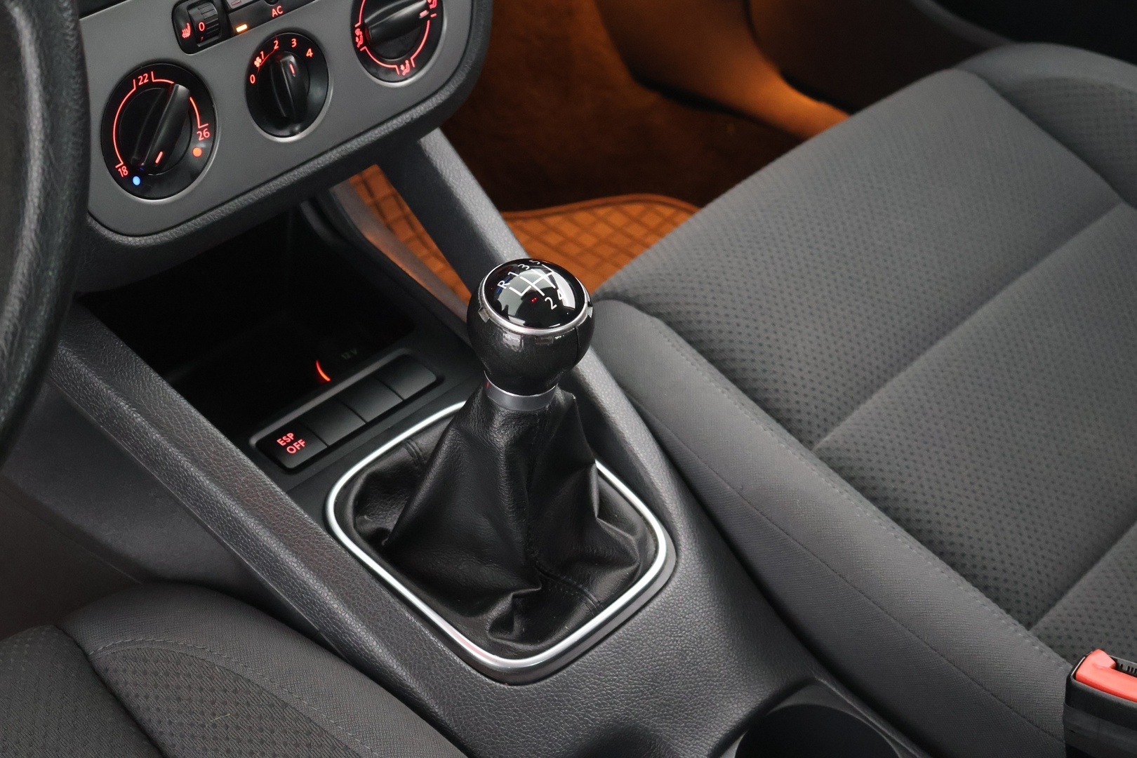 VOLKSWAGEN Golf 2008
