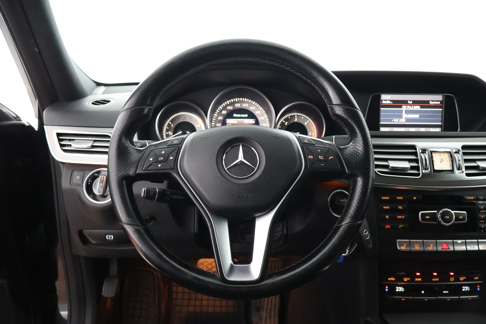 MERCEDES-BENZ E 2013