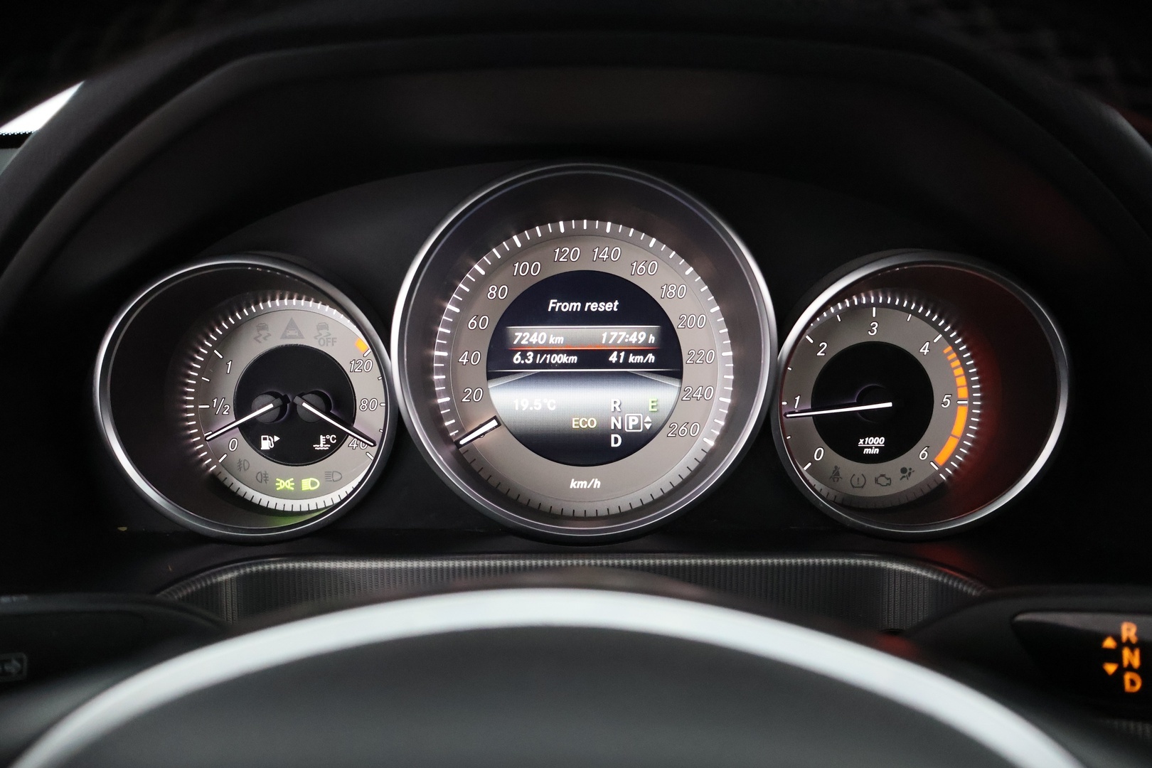 MERCEDES-BENZ E 2013