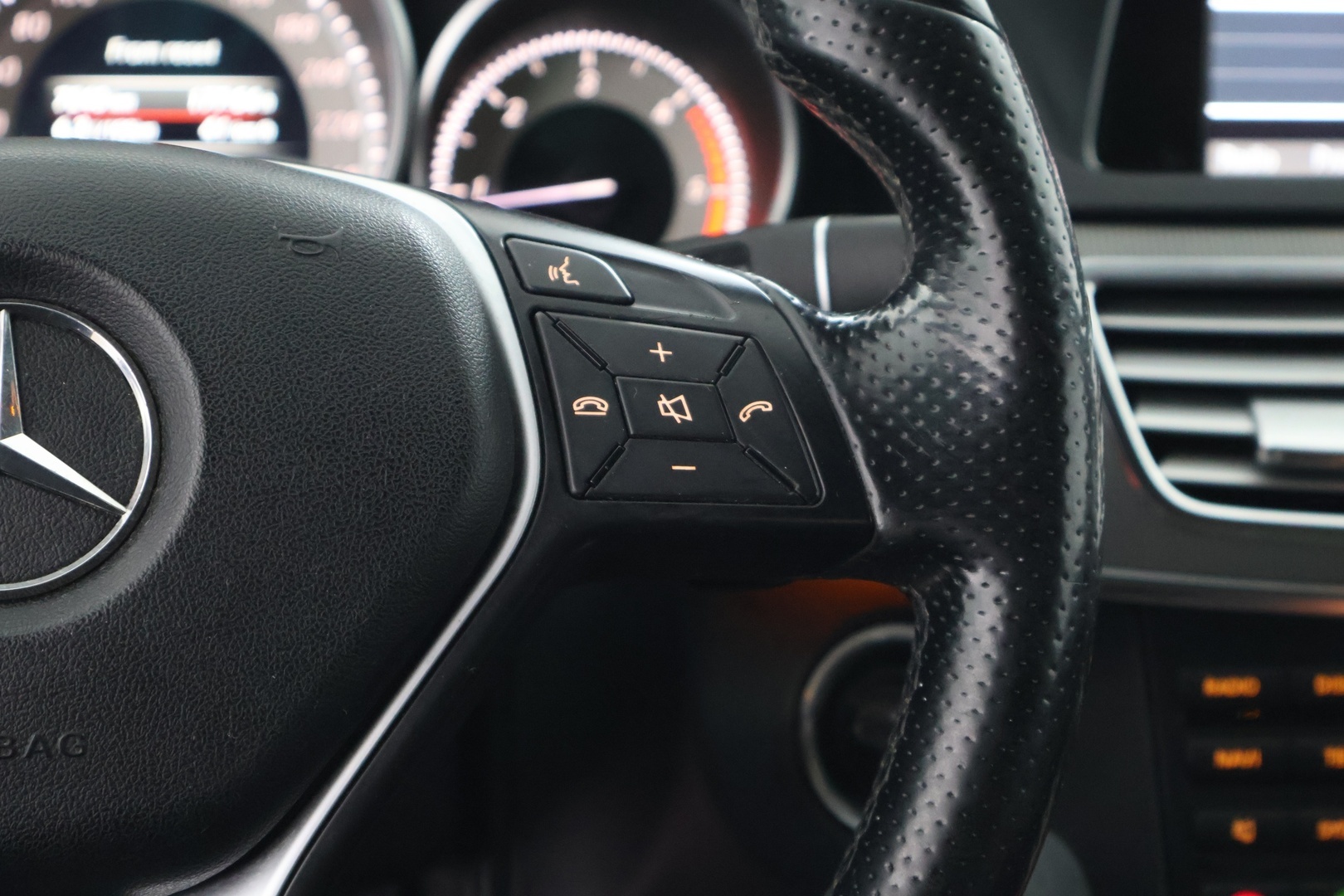 MERCEDES-BENZ E 2013