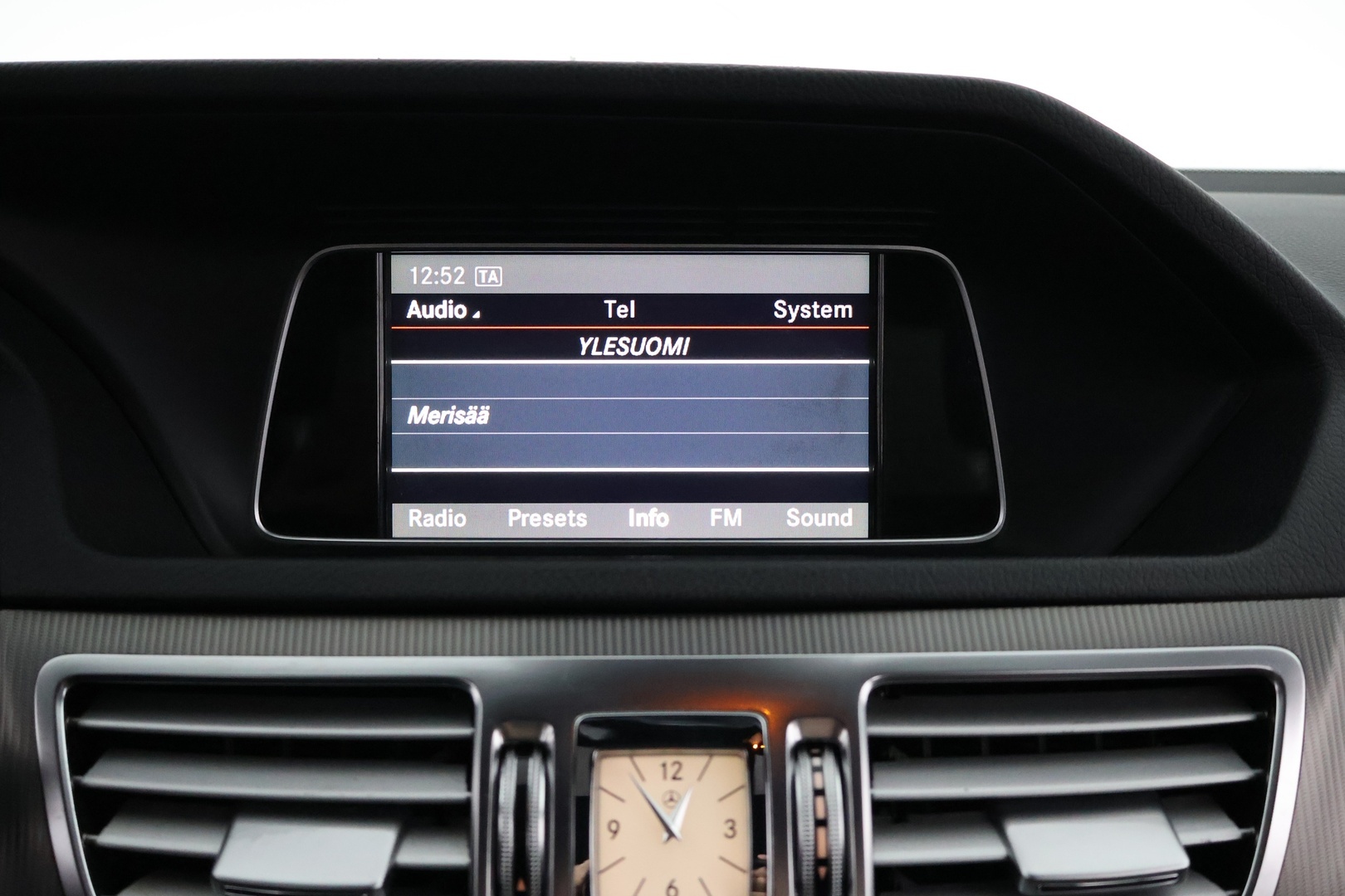 MERCEDES-BENZ E 2013