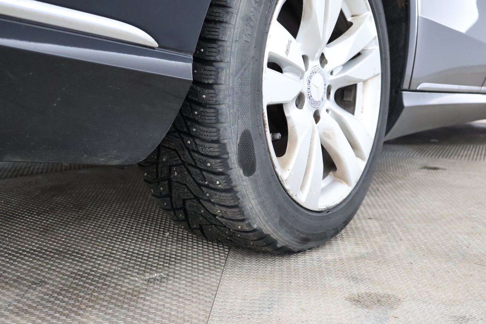 MERCEDES-BENZ E 2013