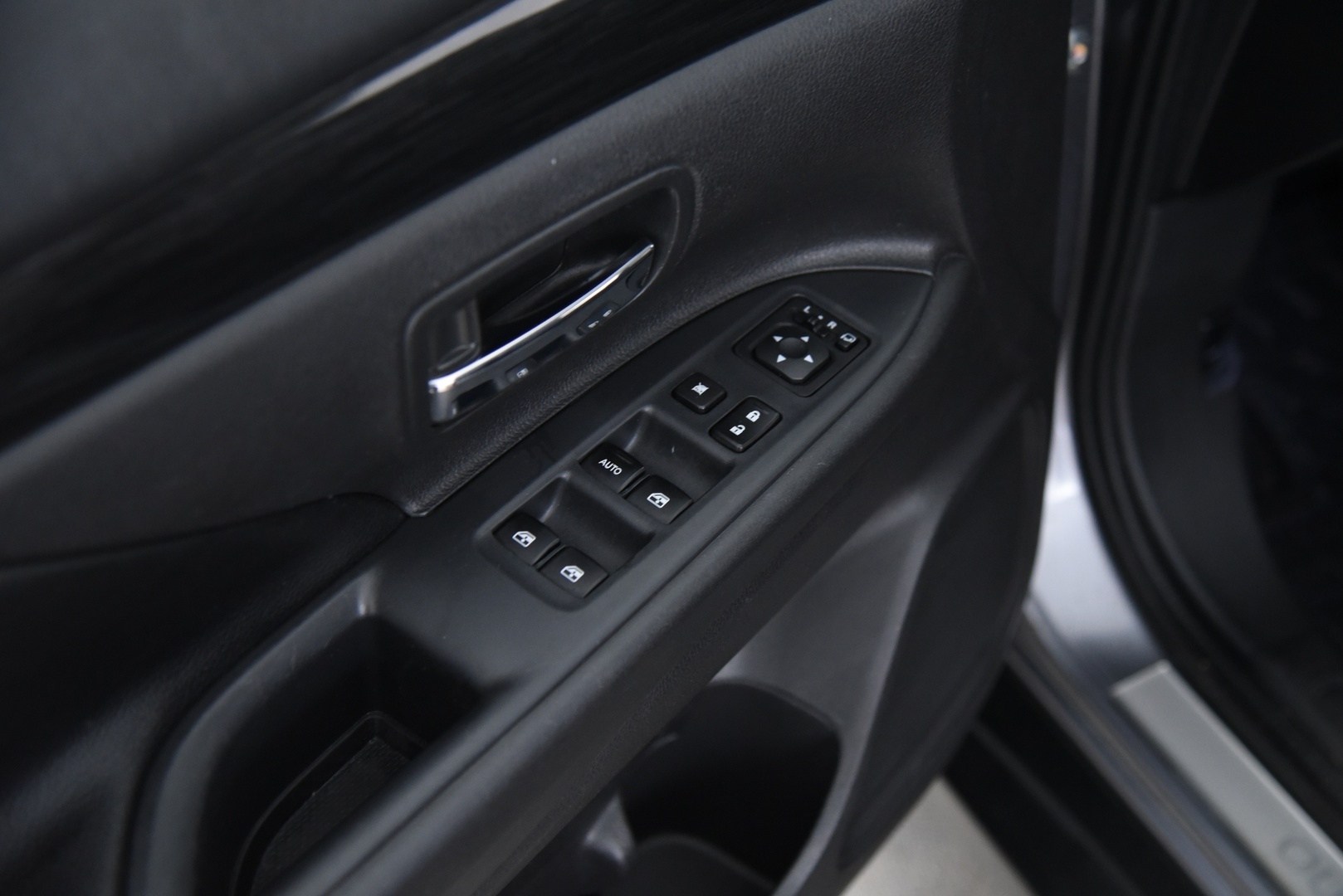 MITSUBISHI Outlander 2017