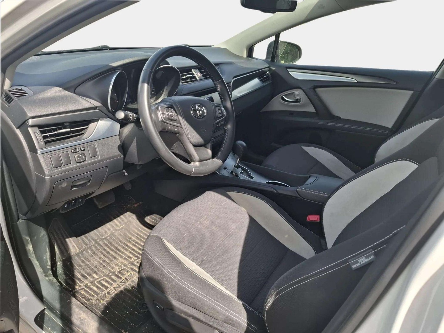 TOYOTA Avensis 2019
