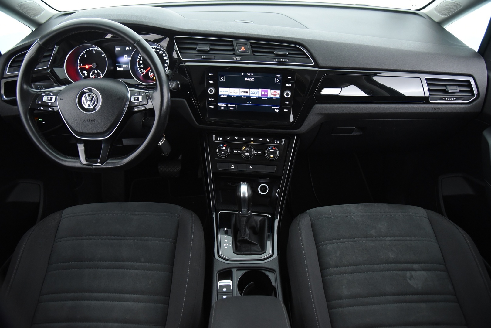 VOLKSWAGEN Touran 2019