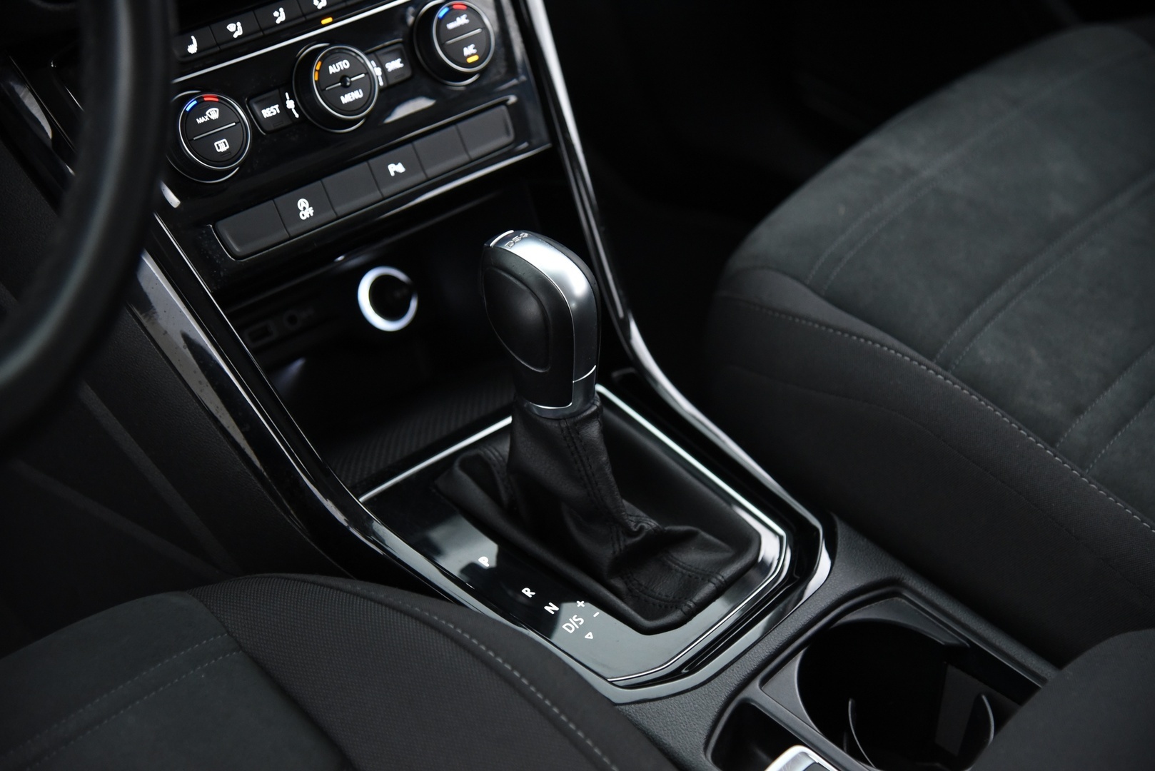 VOLKSWAGEN Touran 2019