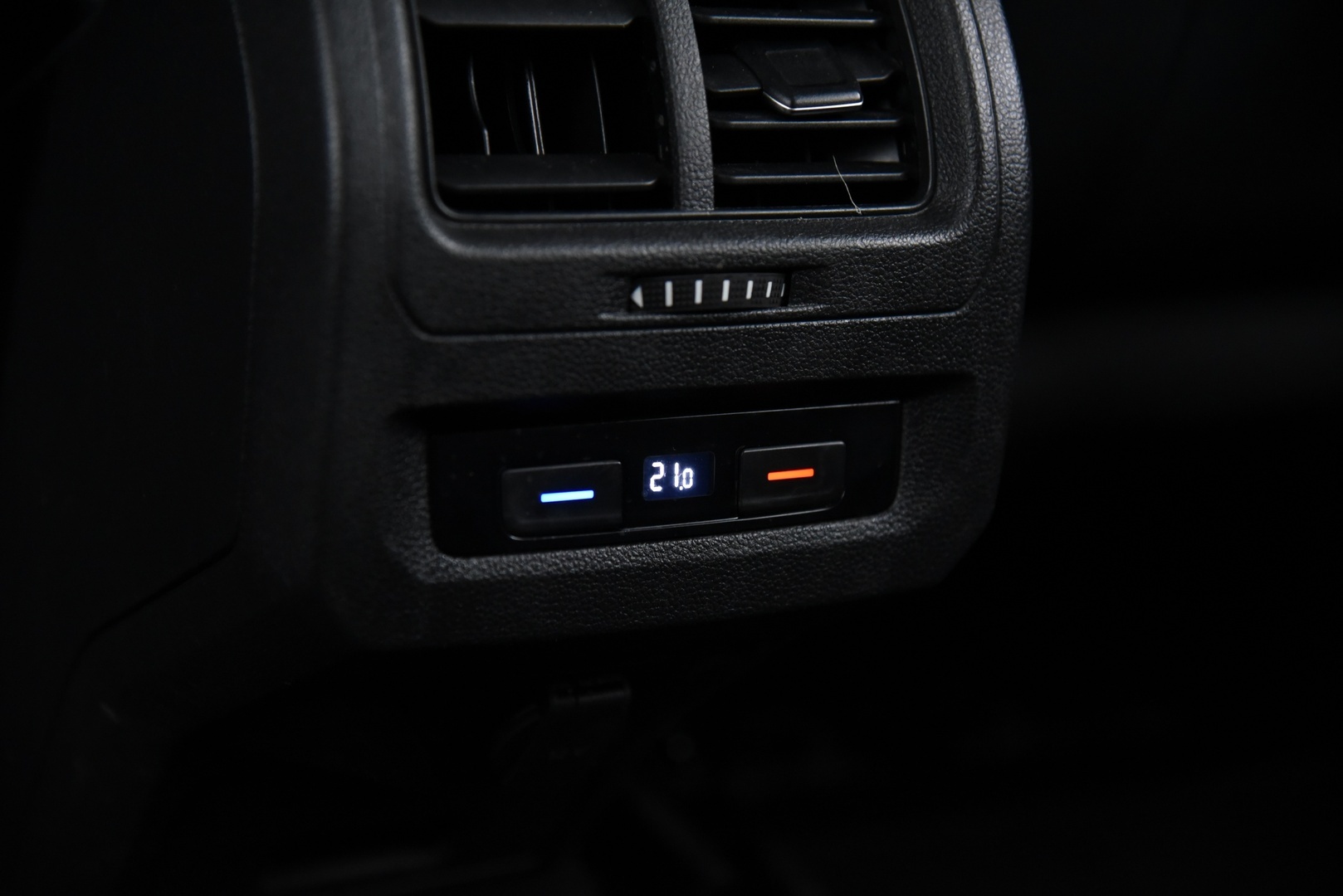 VOLKSWAGEN Touran 2019