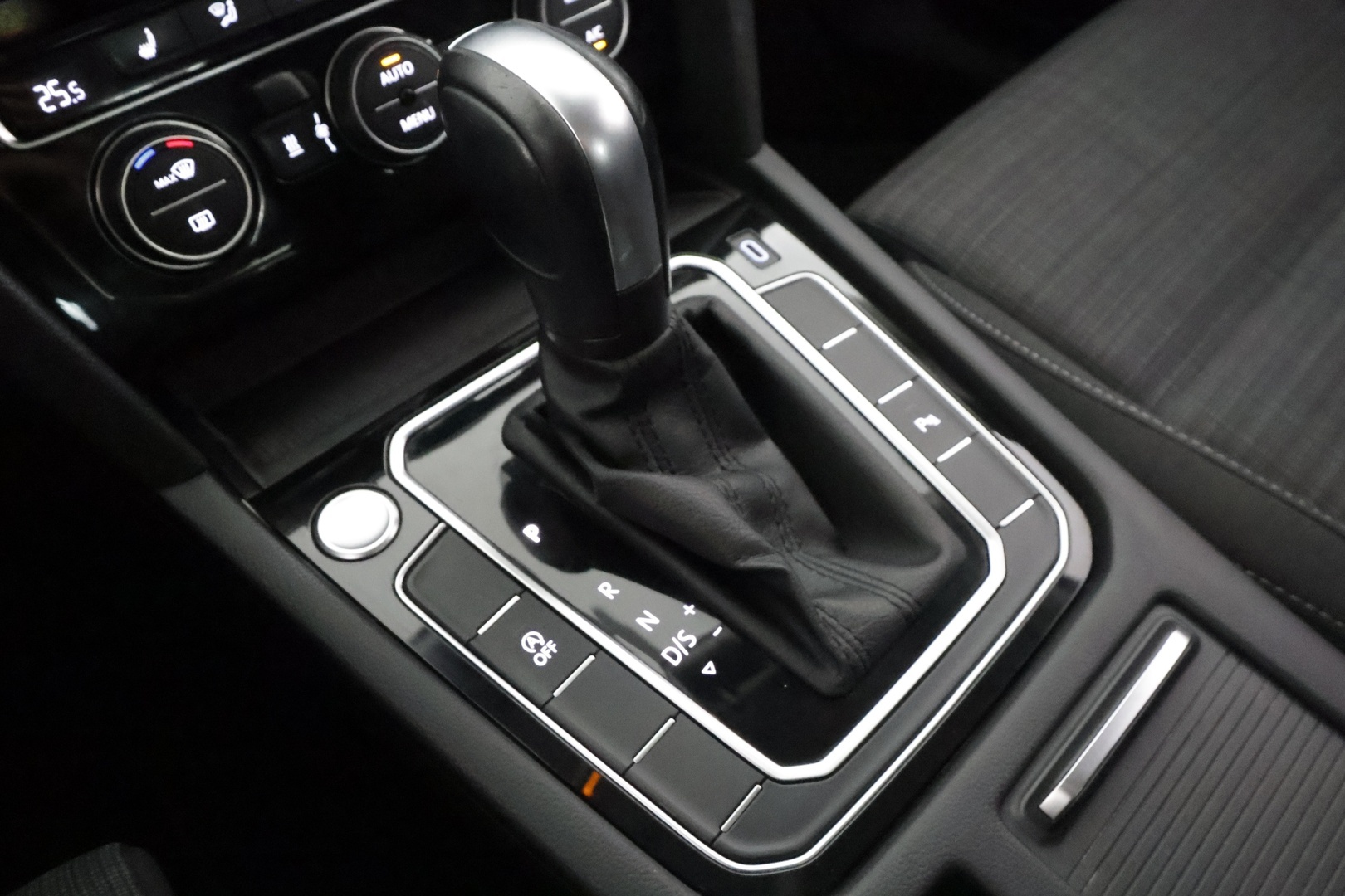 VOLKSWAGEN Passat 2020