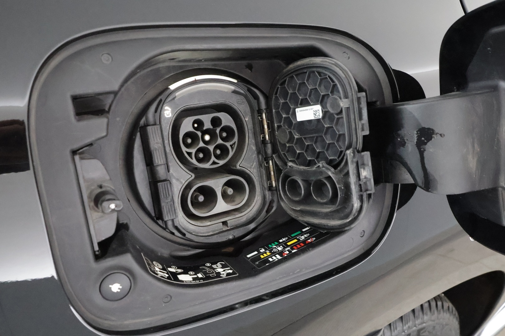 MERCEDES-BENZ EQC 2022