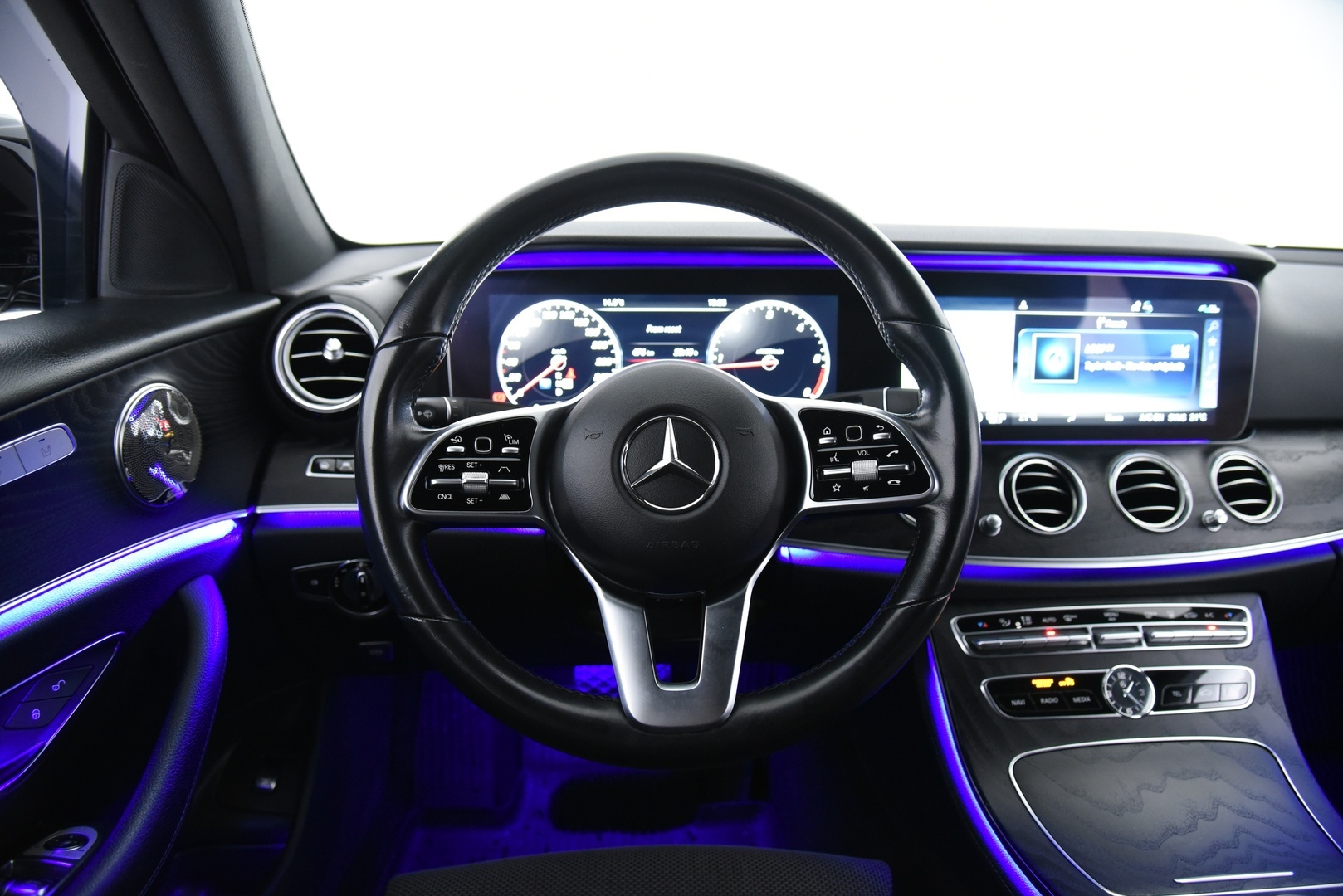 MERCEDES-BENZ E 2019