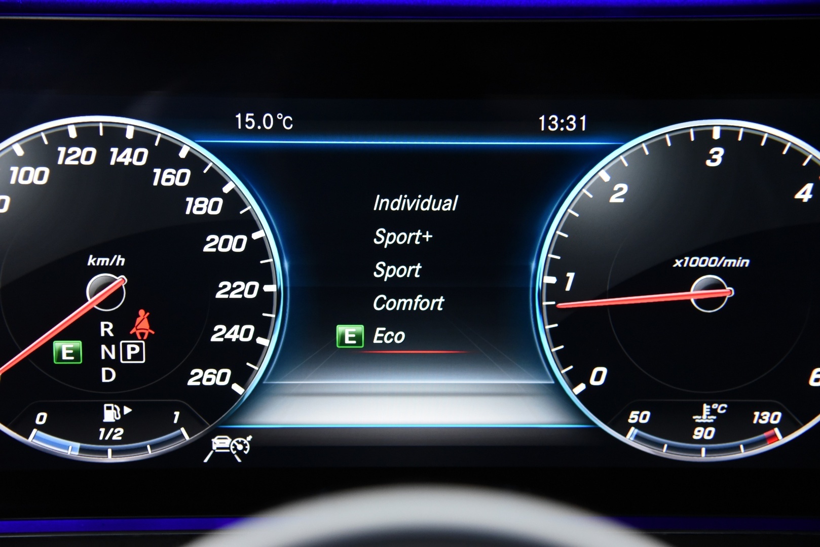 MERCEDES-BENZ E 2019