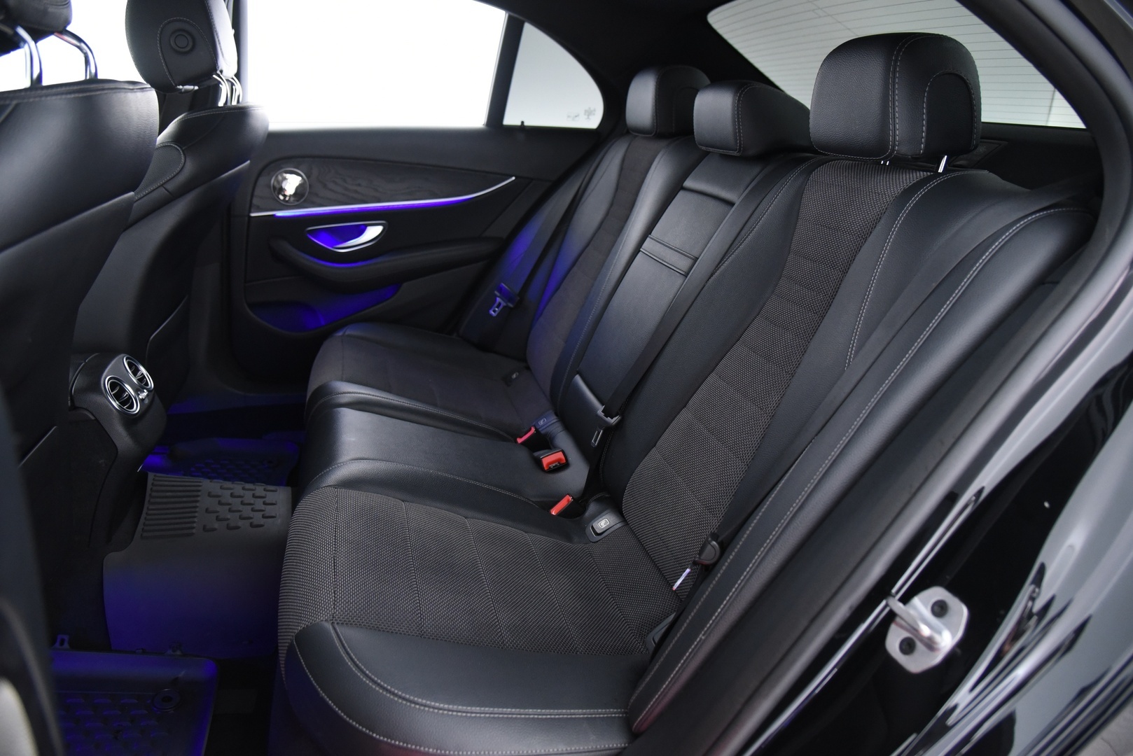 MERCEDES-BENZ E 2019