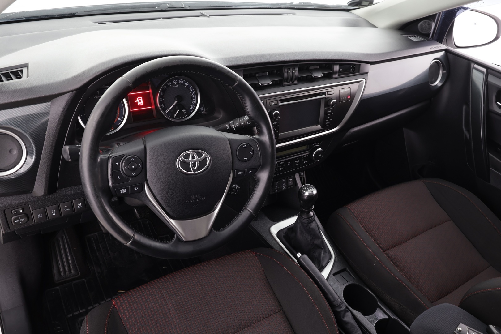 TOYOTA Auris 2014