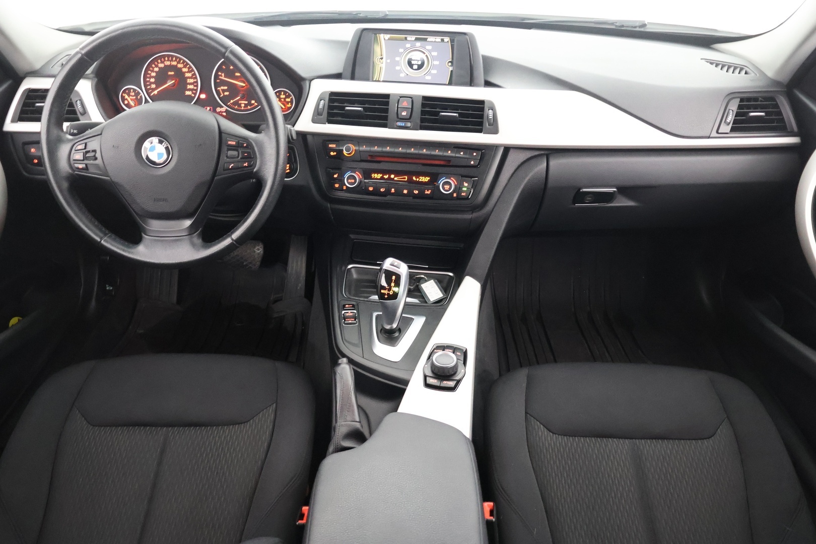 BMW 318 2014