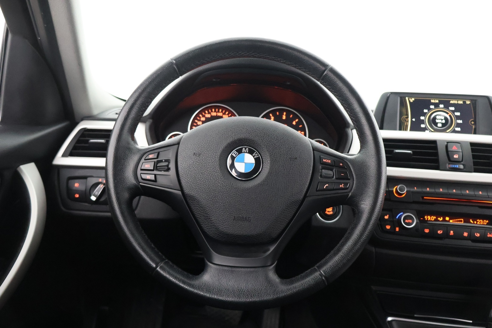 BMW 318 2014