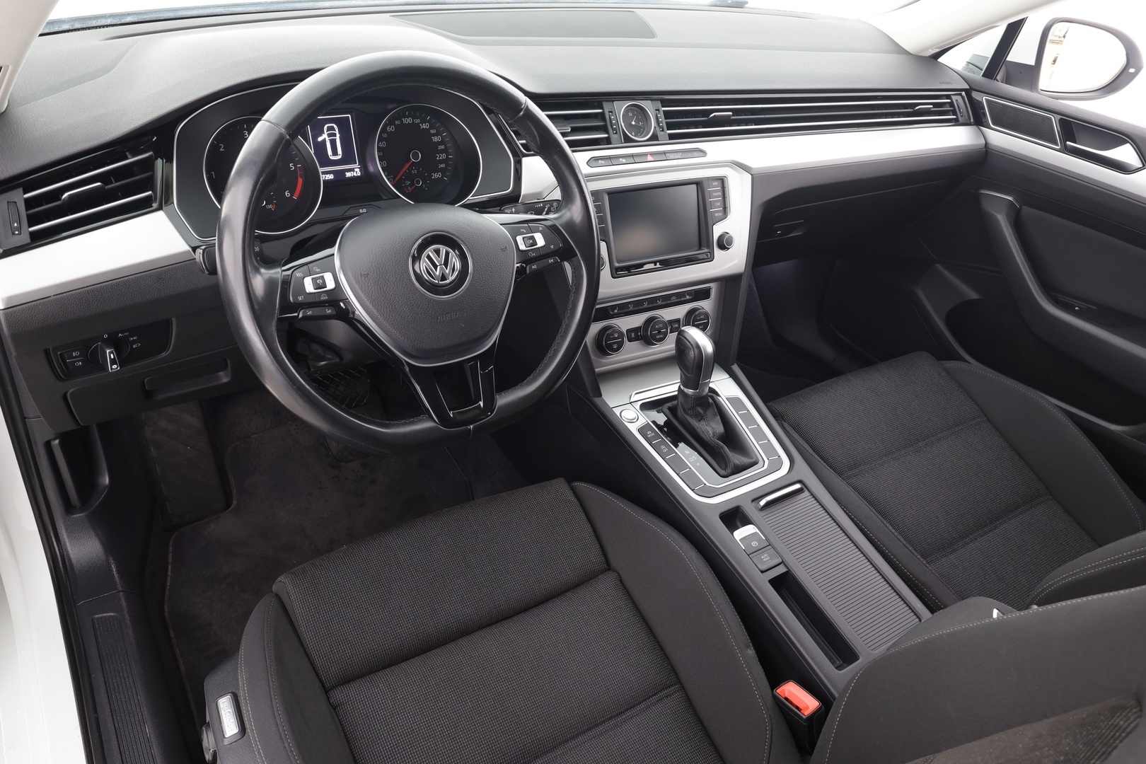 VOLKSWAGEN Passat 2017