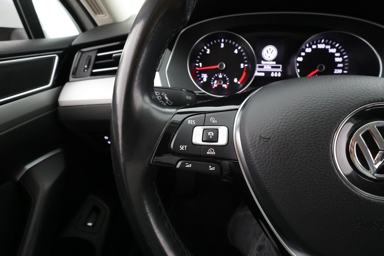 VOLKSWAGEN Passat 2017