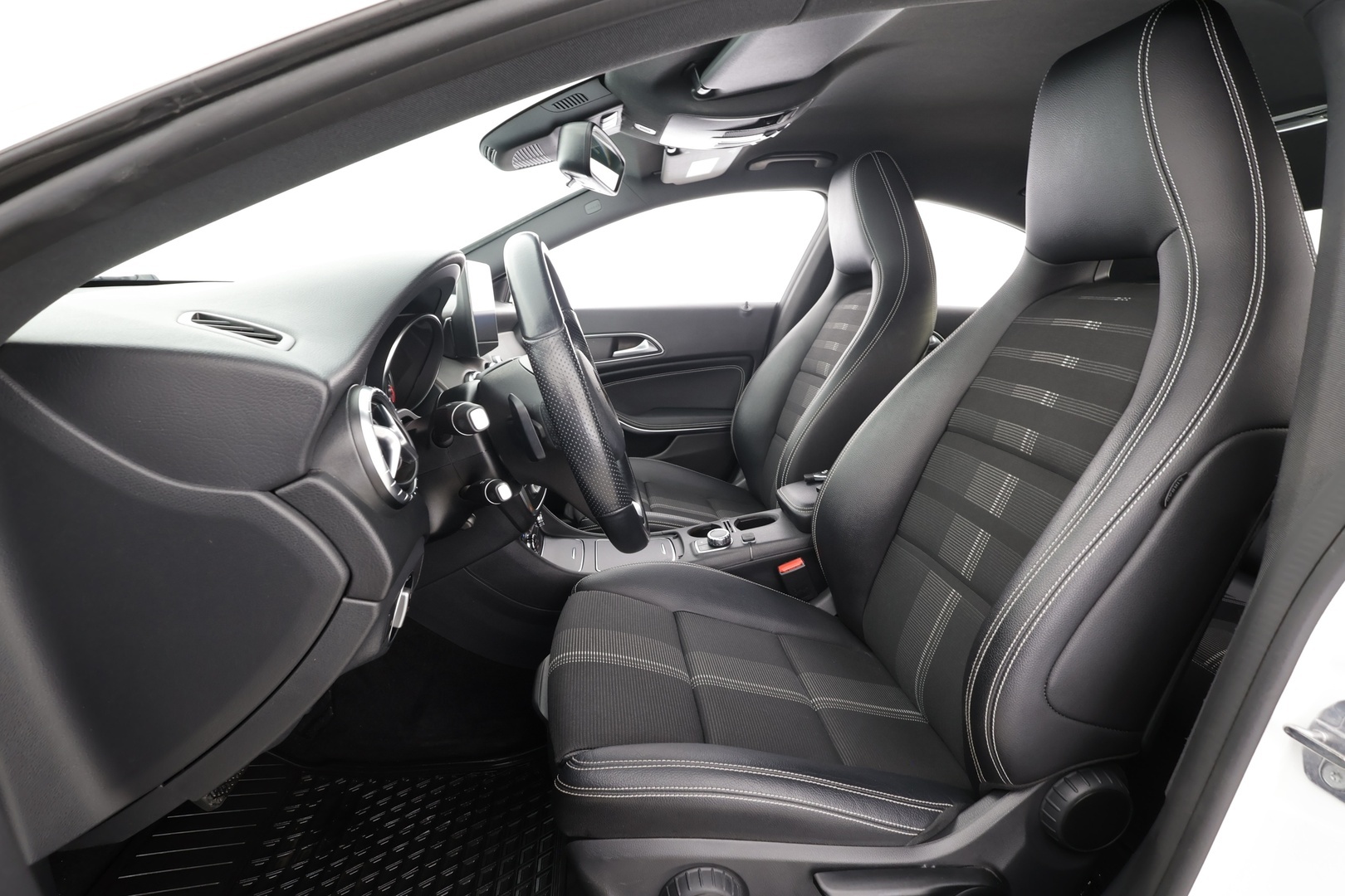 MERCEDES-BENZ CLA 2019