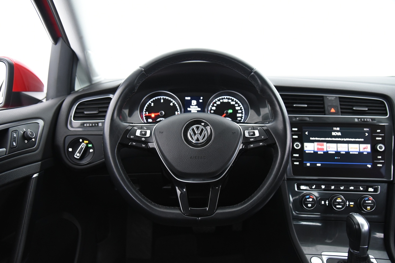 VOLKSWAGEN Golf 2018