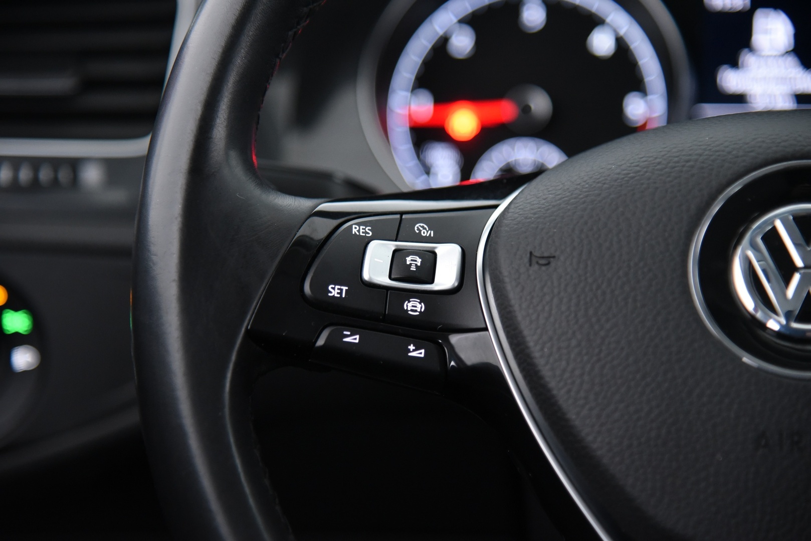 VOLKSWAGEN Golf 2018