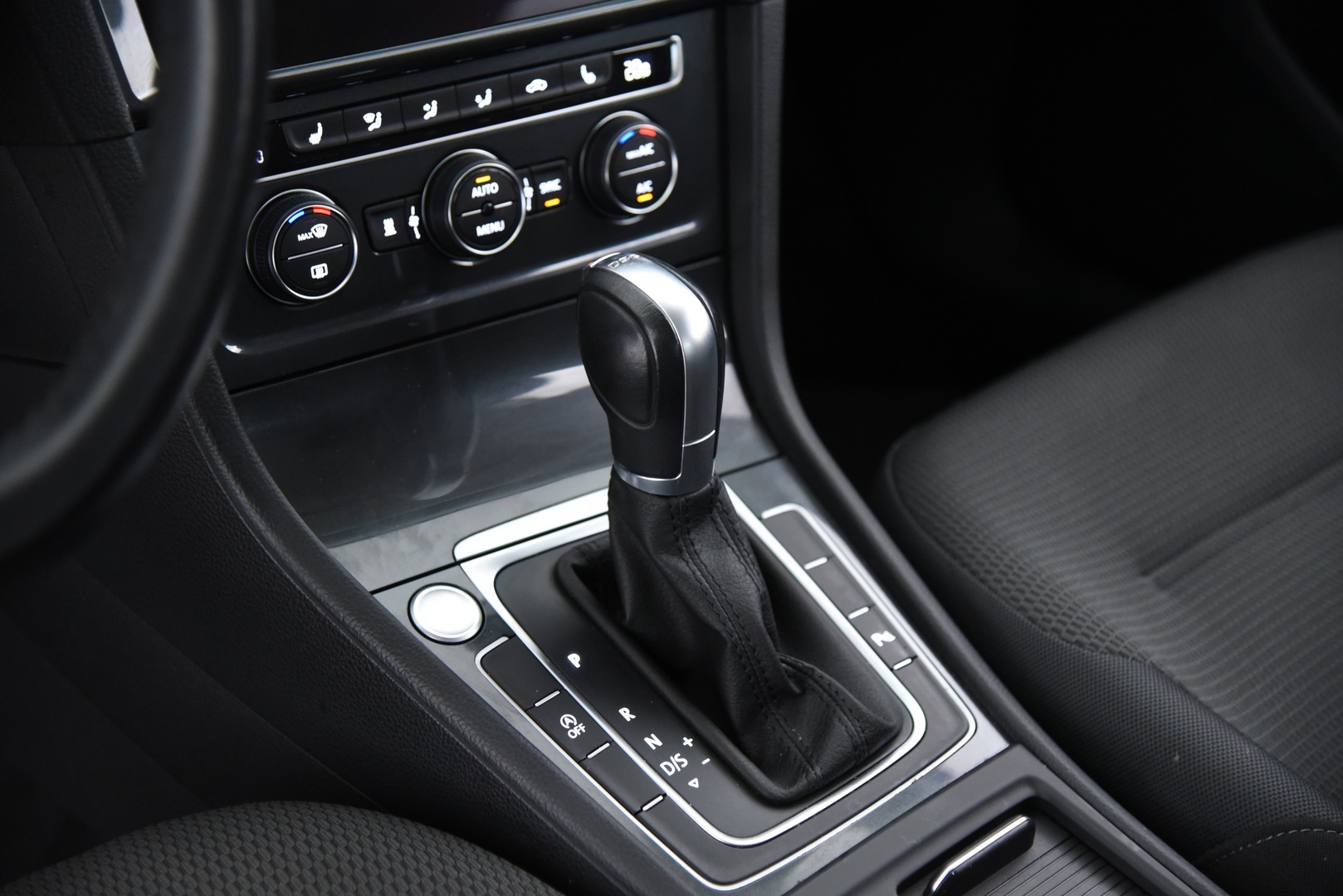 VOLKSWAGEN Golf 2018