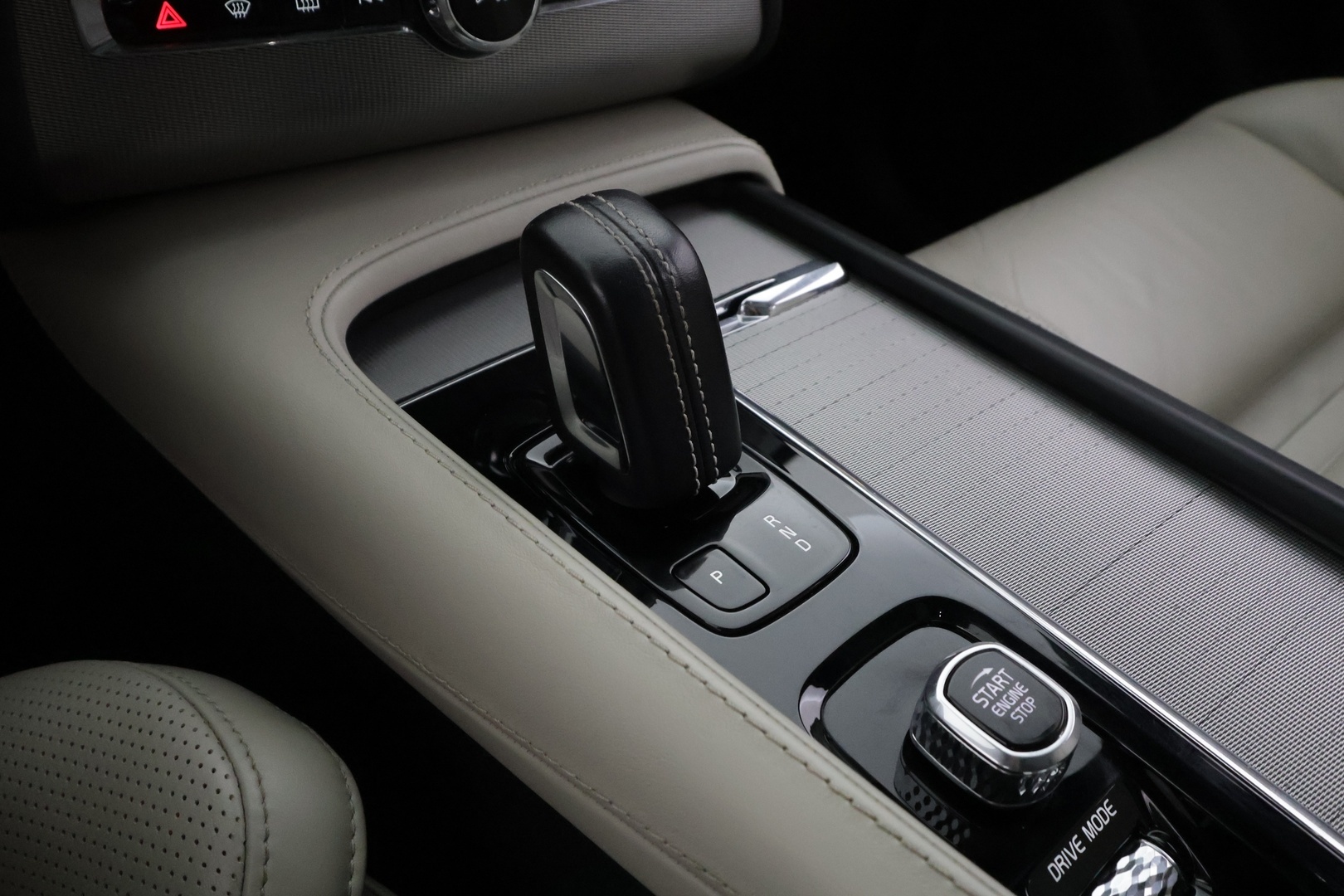 VOLVO XC90 2020