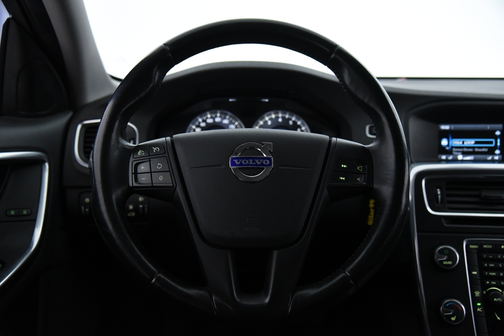 VOLVO V60 2012