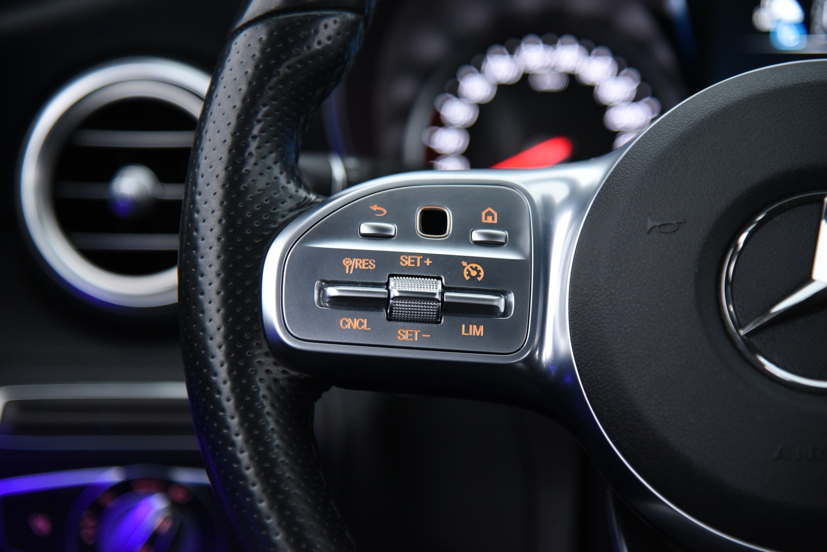 MERCEDES-BENZ C 2020