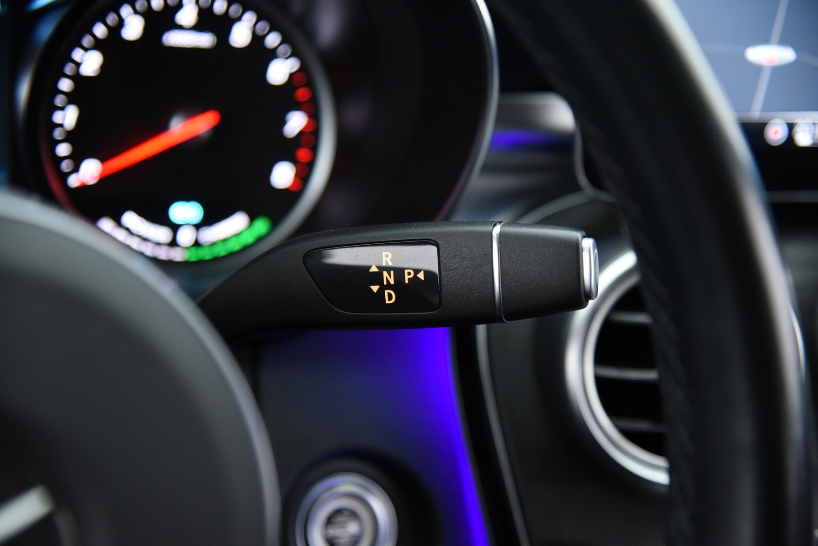 MERCEDES-BENZ C 2020